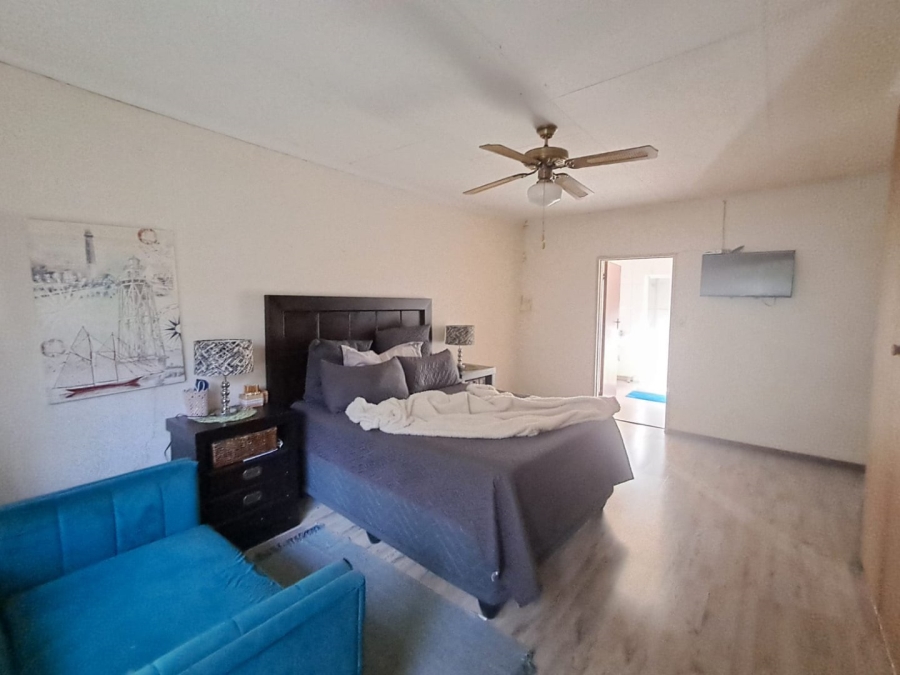 5 Bedroom Property for Sale in Vaalpark Free State
